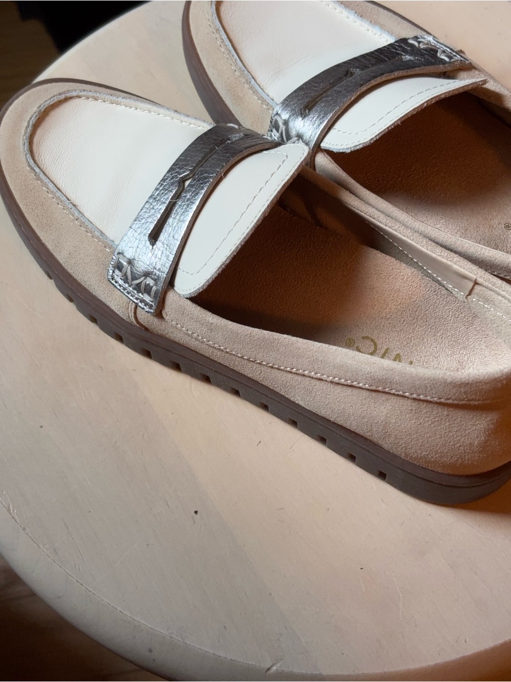 Vionic Women’s Uptown Loafer - Mix leather Ivory, Silver, Tan Suede - Size 7.5
